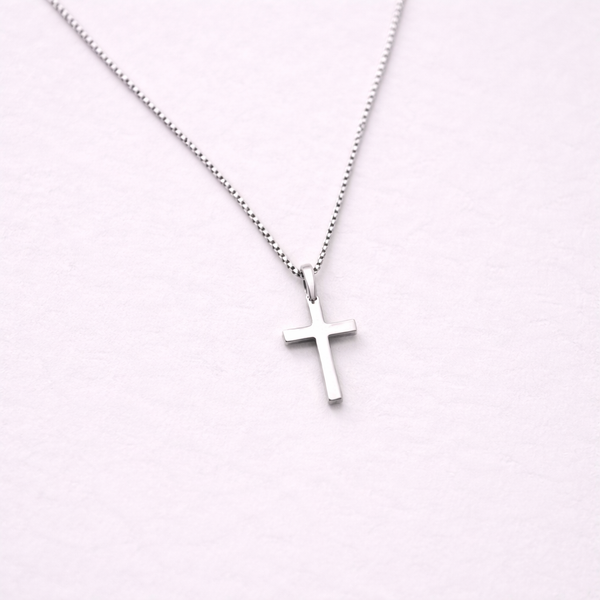 Essential Cross Necklace - Silver